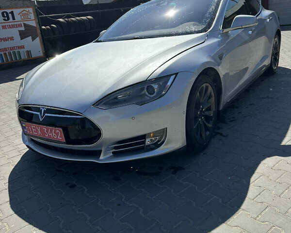 Серый Тесла Модель С, объемом двигателя 0 л и пробегом 190 тыс. км за 14900 $, фото 1 на Automoto.ua