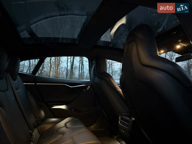 Серый Тесла Модель С, объемом двигателя 0 л и пробегом 300 тыс. км за 14700 $, фото 52 на Automoto.ua