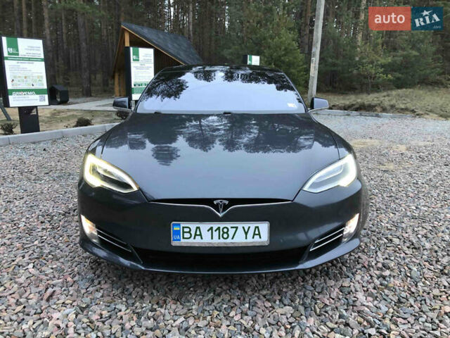 Серый Тесла Модель С, объемом двигателя 0 л и пробегом 129 тыс. км за 18700 $, фото 4 на Automoto.ua