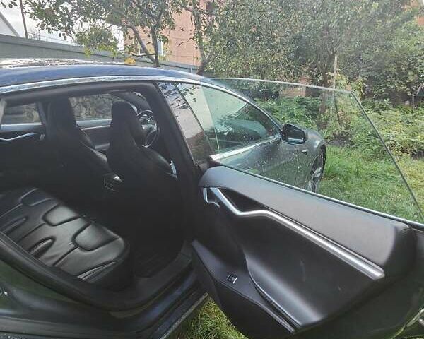 Серый Тесла Модель С, объемом двигателя 0 л и пробегом 170 тыс. км за 18300 $, фото 13 на Automoto.ua