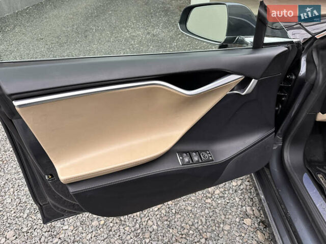 Серый Тесла Модель С, объемом двигателя 0 л и пробегом 200 тыс. км за 14400 $, фото 42 на Automoto.ua