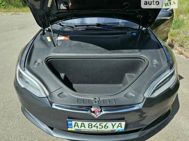 Серый Тесла Модель С, объемом двигателя 0 л и пробегом 142 тыс. км за 22400 $, фото 7 на Automoto.ua