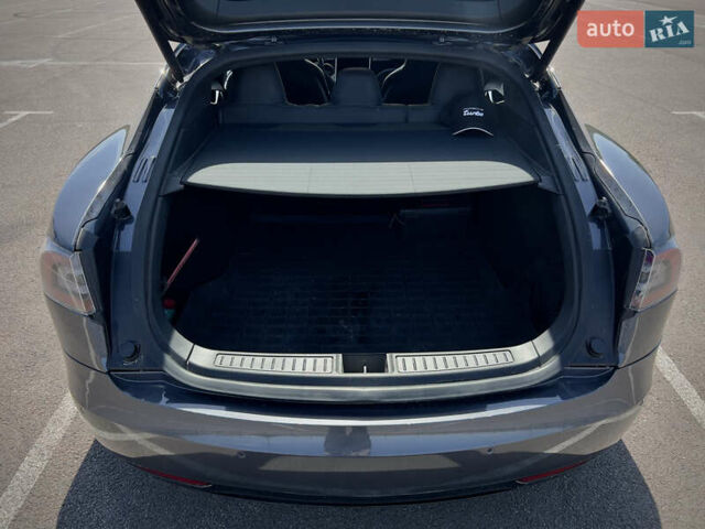 Серый Тесла Модель С, объемом двигателя 0 л и пробегом 199 тыс. км за 13999 $, фото 14 на Automoto.ua