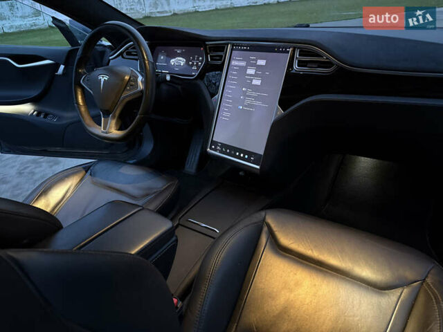 Серый Тесла Модель С, объемом двигателя 0 л и пробегом 300 тыс. км за 14700 $, фото 50 на Automoto.ua
