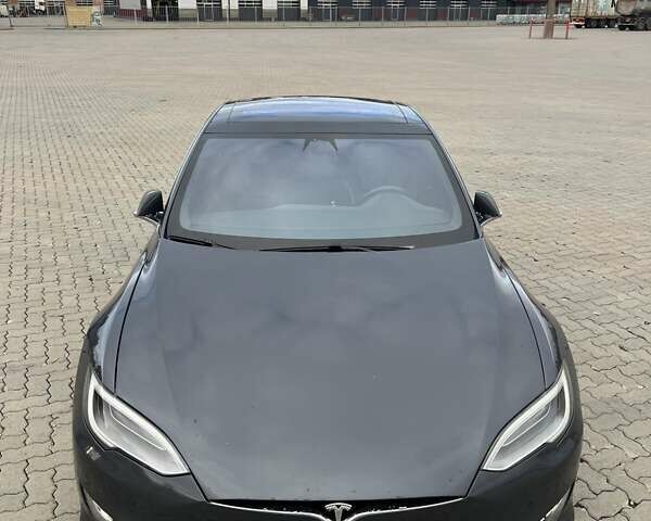 Серый Тесла Модель С, объемом двигателя 0 л и пробегом 225 тыс. км за 15900 $, фото 1 на Automoto.ua