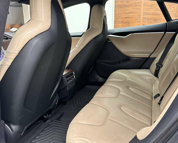 Серый Тесла Модель С, объемом двигателя 0 л и пробегом 200 тыс. км за 14400 $, фото 46 на Automoto.ua