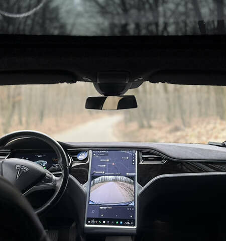 Серый Тесла Модель С, объемом двигателя 0 л и пробегом 124 тыс. км за 15900 $, фото 10 на Automoto.ua