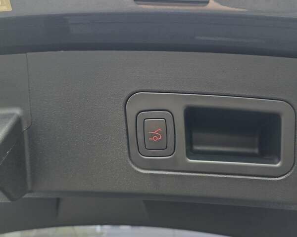 Серый Тесла Модель С, объемом двигателя 0 л и пробегом 192 тыс. км за 16900 $, фото 7 на Automoto.ua