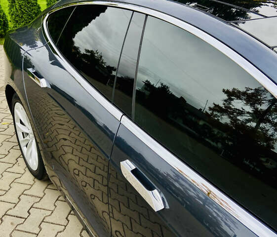 Тесла Модель С 2016 у Луцьку на Automoto.ua Сірий Тесла Модель С, об'ємом двигуна 0 л та пробігом 190 тис. км за 15500 $, фото 19 на Automoto.ua