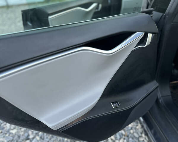 Серый Тесла Модель С, объемом двигателя 0 л и пробегом 168 тыс. км за 16200 $, фото 32 на Automoto.ua