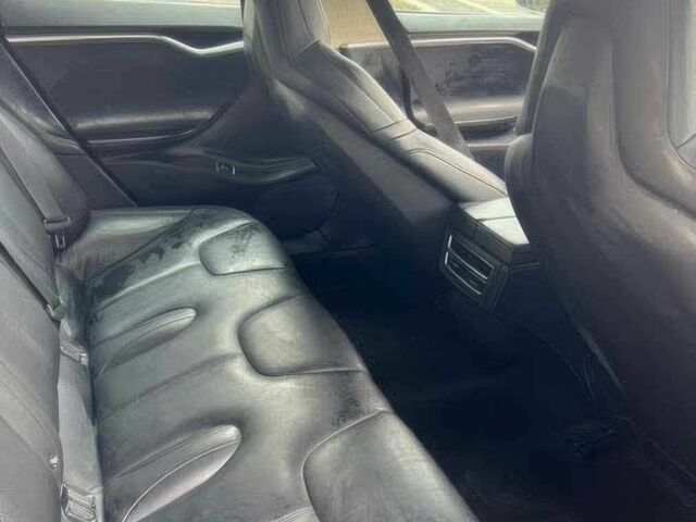 Серый Тесла Модель С, объемом двигателя 0 л и пробегом 73 тыс. км за 10000 $, фото 10 на Automoto.ua