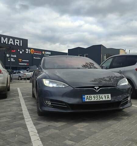 Серый Тесла Модель С, объемом двигателя 0 л и пробегом 170 тыс. км за 18300 $, фото 1 на Automoto.ua