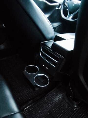 Серый Тесла Модель С, объемом двигателя 0 л и пробегом 226 тыс. км за 14800 $, фото 49 на Automoto.ua