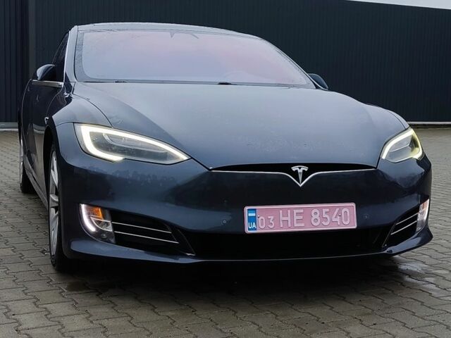 Серый Тесла Модель С, объемом двигателя 0 л и пробегом 226 тыс. км за 14800 $, фото 2 на Automoto.ua