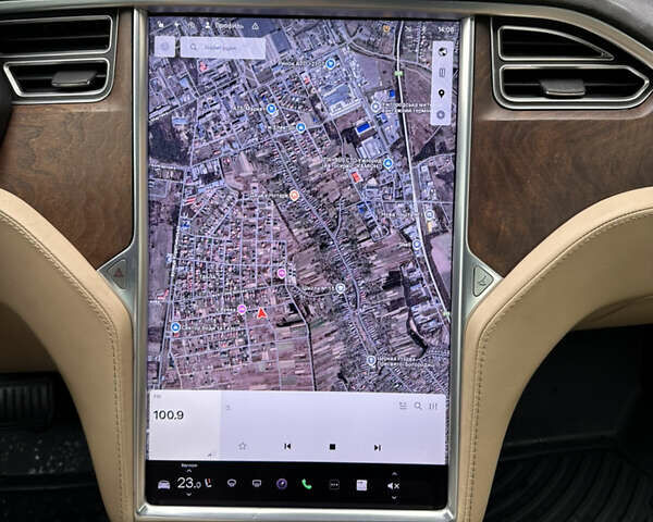 Серый Тесла Модель С, объемом двигателя 0 л и пробегом 200 тыс. км за 14400 $, фото 54 на Automoto.ua