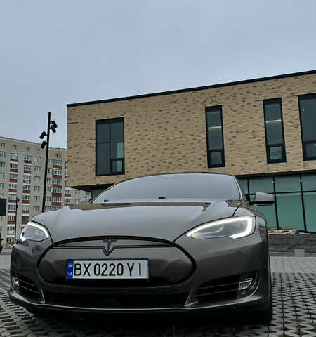 Сірий Тесла Модель С, об'ємом двигуна 0 л та пробігом 156 тис. км за 20000 $, фото 24 на Automoto.ua