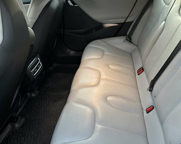 Серый Тесла Модель С, объемом двигателя 0 л и пробегом 168 тыс. км за 16200 $, фото 34 на Automoto.ua