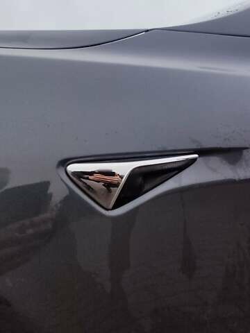 Серый Тесла Модель С, объемом двигателя 0 л и пробегом 226 тыс. км за 14800 $, фото 36 на Automoto.ua