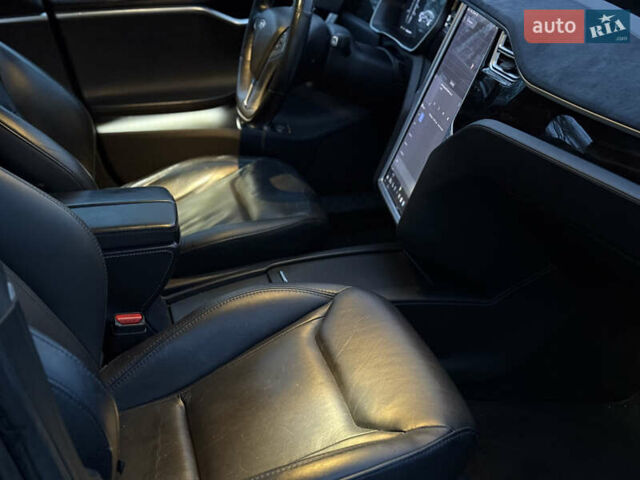 Серый Тесла Модель С, объемом двигателя 0 л и пробегом 300 тыс. км за 14700 $, фото 38 на Automoto.ua