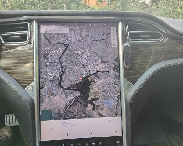 Серый Тесла Модель С, объемом двигателя 0 л и пробегом 170 тыс. км за 18300 $, фото 10 на Automoto.ua