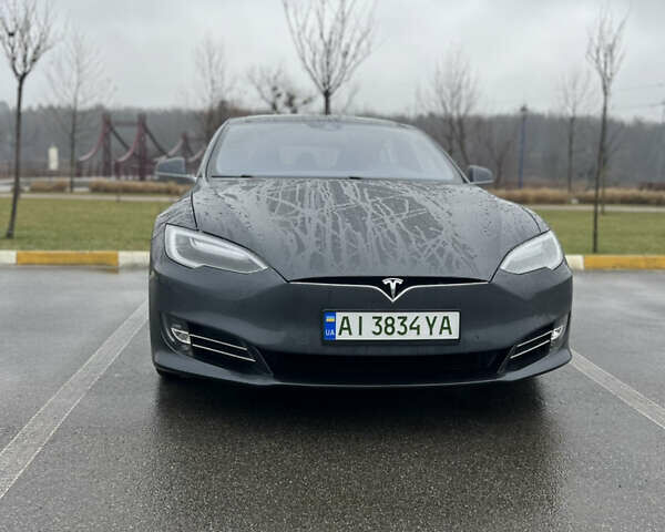 Серый Тесла Модель С, объемом двигателя 0 л и пробегом 94 тыс. км за 17900 $, фото 2 на Automoto.ua