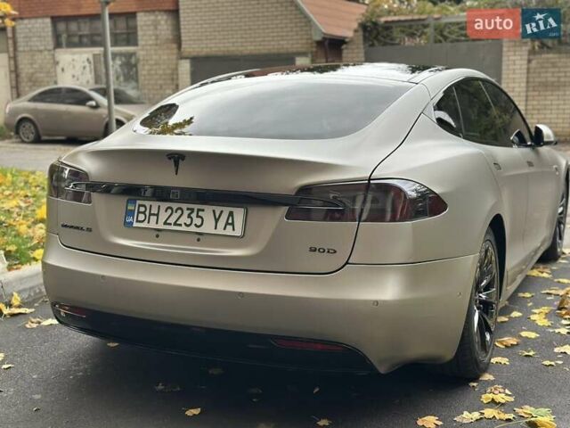 Тесла Модель С 2016 у Одесі на Automoto.ua Сірий Тесла Модель С, об'ємом двигуна 0 л та пробігом 156 тис. км за 18500 $, фото 4 на Automoto.ua