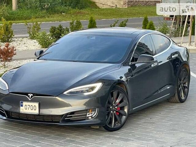 Серый Тесла Модель С, объемом двигателя 0 л и пробегом 153 тыс. км за 25999 $, фото 16 на Automoto.ua