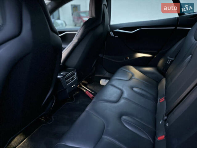 Серый Тесла Модель С, объемом двигателя 0 л и пробегом 300 тыс. км за 14700 $, фото 30 на Automoto.ua