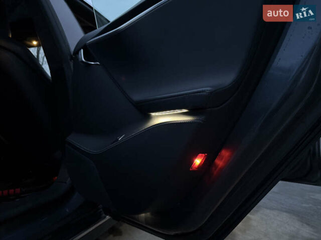 Серый Тесла Модель С, объемом двигателя 0 л и пробегом 300 тыс. км за 14700 $, фото 49 на Automoto.ua