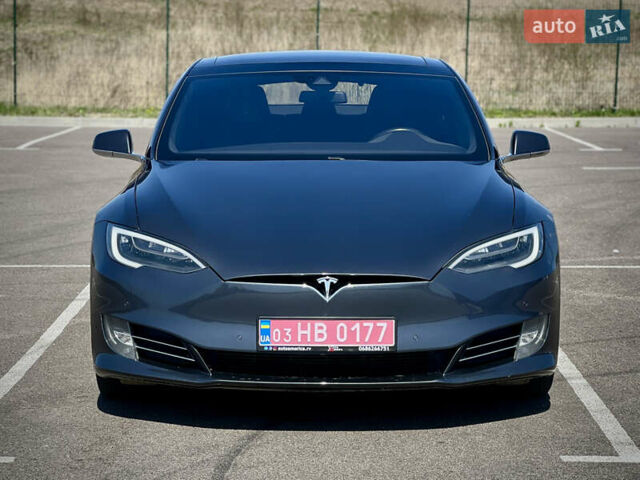 Серый Тесла Модель С, объемом двигателя 0 л и пробегом 199 тыс. км за 13999 $, фото 1 на Automoto.ua