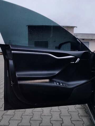 Серый Тесла Модель С, объемом двигателя 0 л и пробегом 226 тыс. км за 14800 $, фото 41 на Automoto.ua