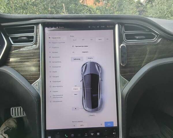 Серый Тесла Модель С, объемом двигателя 0 л и пробегом 170 тыс. км за 18300 $, фото 9 на Automoto.ua