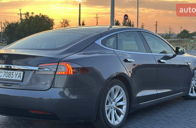 Тесла Модель С 2016 у Львові на Automoto.ua Сірий Тесла Модель С, об'ємом двигуна 0 л та пробігом 132 тис. км за 17300 $, фото 5 на Automoto.ua