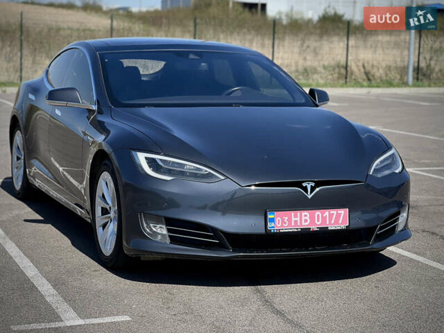 Серый Тесла Модель С, объемом двигателя 0 л и пробегом 199 тыс. км за 13999 $, фото 2 на Automoto.ua