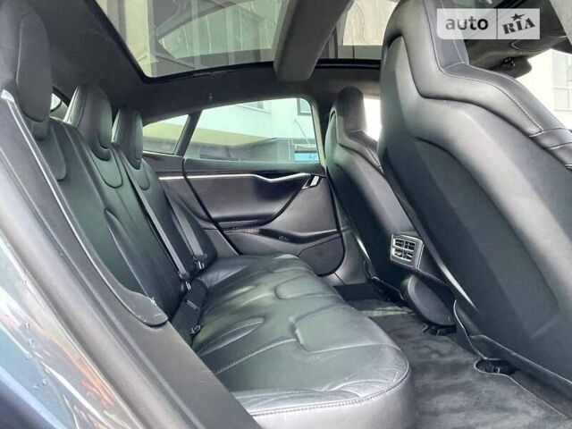 Серый Тесла Модель С, объемом двигателя 0 л и пробегом 153 тыс. км за 25999 $, фото 49 на Automoto.ua