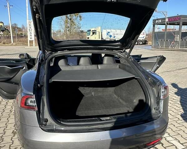 Тесла Модель С 2016 в Львове на Automoto.ua Серый Тесла Модель С, объемом двигателя 0 л и пробегом 190 тыс. км за 19200 $, фото 9 на Automoto.ua