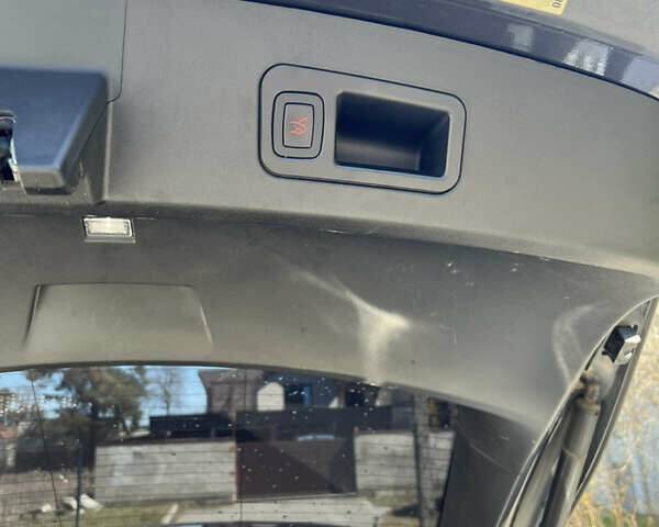 Серый Тесла Модель С, объемом двигателя 0 л и пробегом 231 тыс. км за 14999 $, фото 12 на Automoto.ua