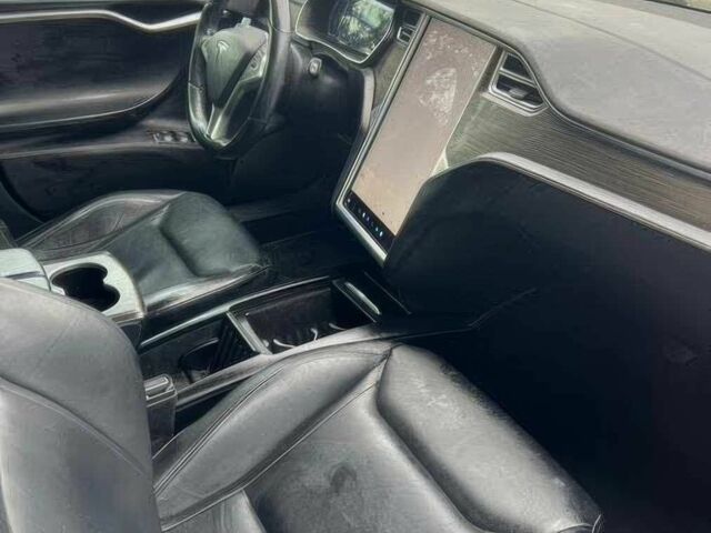 Серый Тесла Модель С, объемом двигателя 0 л и пробегом 73 тыс. км за 10000 $, фото 8 на Automoto.ua