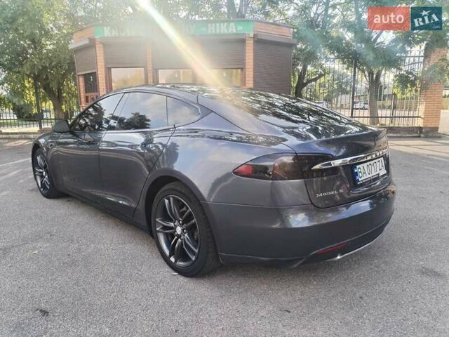Сірий Тесла Модель С, об'ємом двигуна 0 л та пробігом 96 тис. км за 18000 $, фото 7 на Automoto.ua