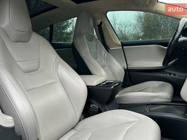 Сірий Тесла Модель С, об'ємом двигуна 0 л та пробігом 150 тис. км за 20999 $, фото 16 на Automoto.ua