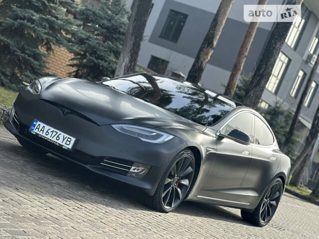 Серый Тесла Модель С, объемом двигателя 0 л и пробегом 98 тыс. км за 33999 $, фото 11 на Automoto.ua