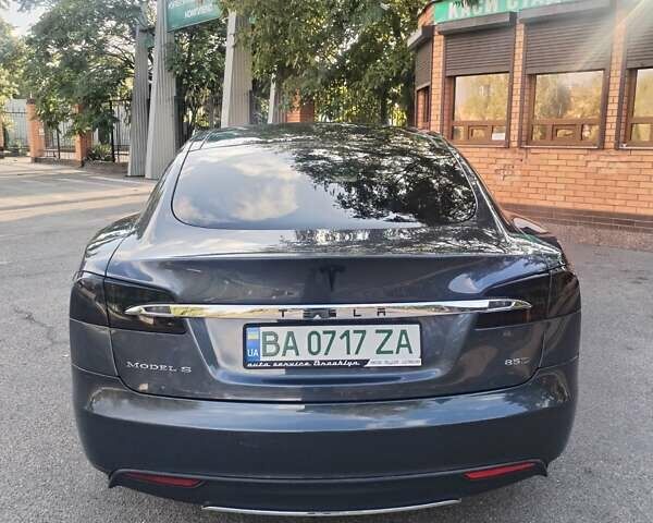 Сірий Тесла Модель С, об'ємом двигуна 0 л та пробігом 96 тис. км за 18000 $, фото 5 на Automoto.ua