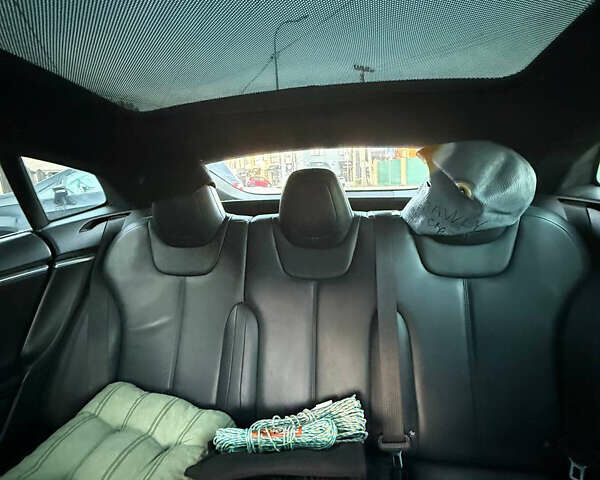 Серый Тесла Модель С, объемом двигателя 0 л и пробегом 170 тыс. км за 21000 $, фото 6 на Automoto.ua