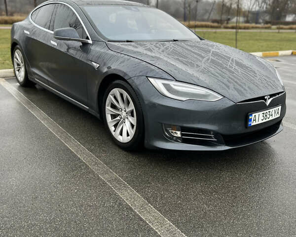 Серый Тесла Модель С, объемом двигателя 0 л и пробегом 94 тыс. км за 17900 $, фото 6 на Automoto.ua