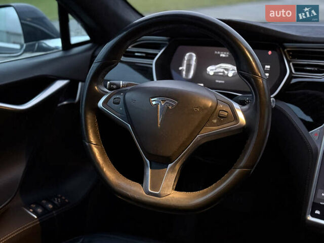 Серый Тесла Модель С, объемом двигателя 0 л и пробегом 300 тыс. км за 14700 $, фото 34 на Automoto.ua