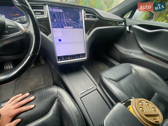 Серый Тесла Модель С, объемом двигателя 0 л и пробегом 199 тыс. км за 17700 $, фото 2 на Automoto.ua