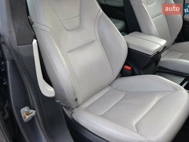 Сірий Тесла Модель С, об'ємом двигуна 0 л та пробігом 141 тис. км за 15999 $, фото 23 на Automoto.ua