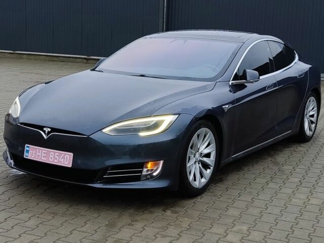 Серый Тесла Модель С, объемом двигателя 0 л и пробегом 226 тыс. км за 14800 $, фото 1 на Automoto.ua