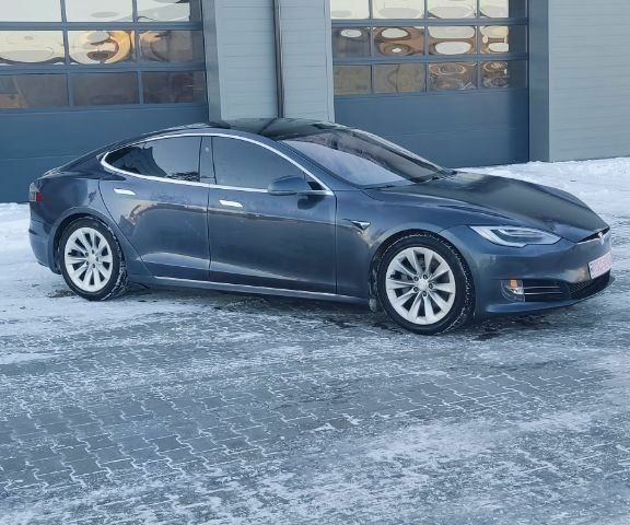 Сірий Тесла Модель С, об'ємом двигуна 0 л та пробігом 229 тис. км за 15100 $, фото 4 на Automoto.ua