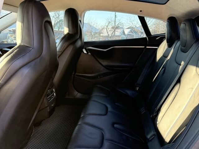 Серый Тесла Модель С, объемом двигателя 0 л и пробегом 182 тыс. км за 16200 $, фото 4 на Automoto.ua